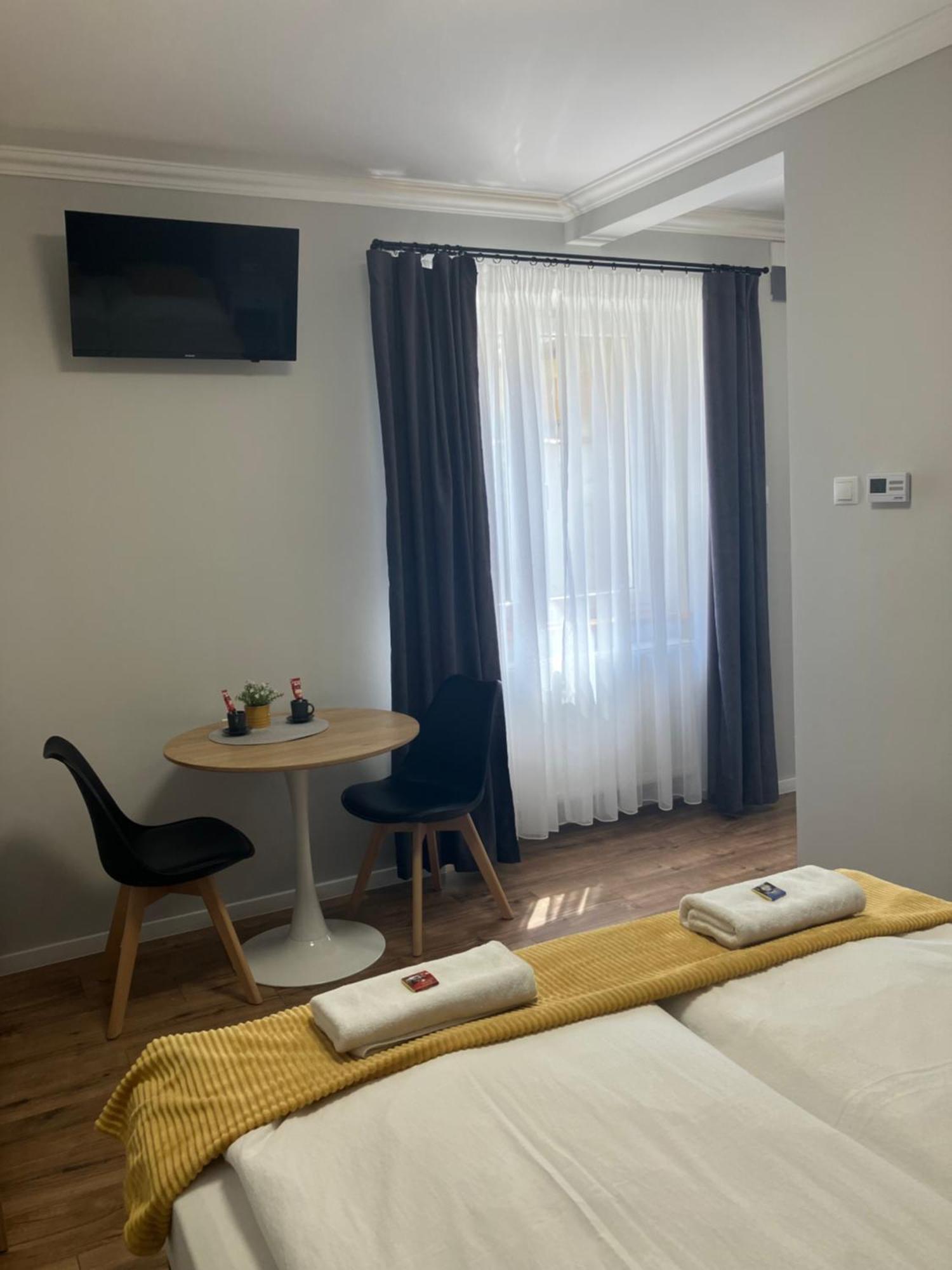 Illa Apartments 埃格尔 外观 照片