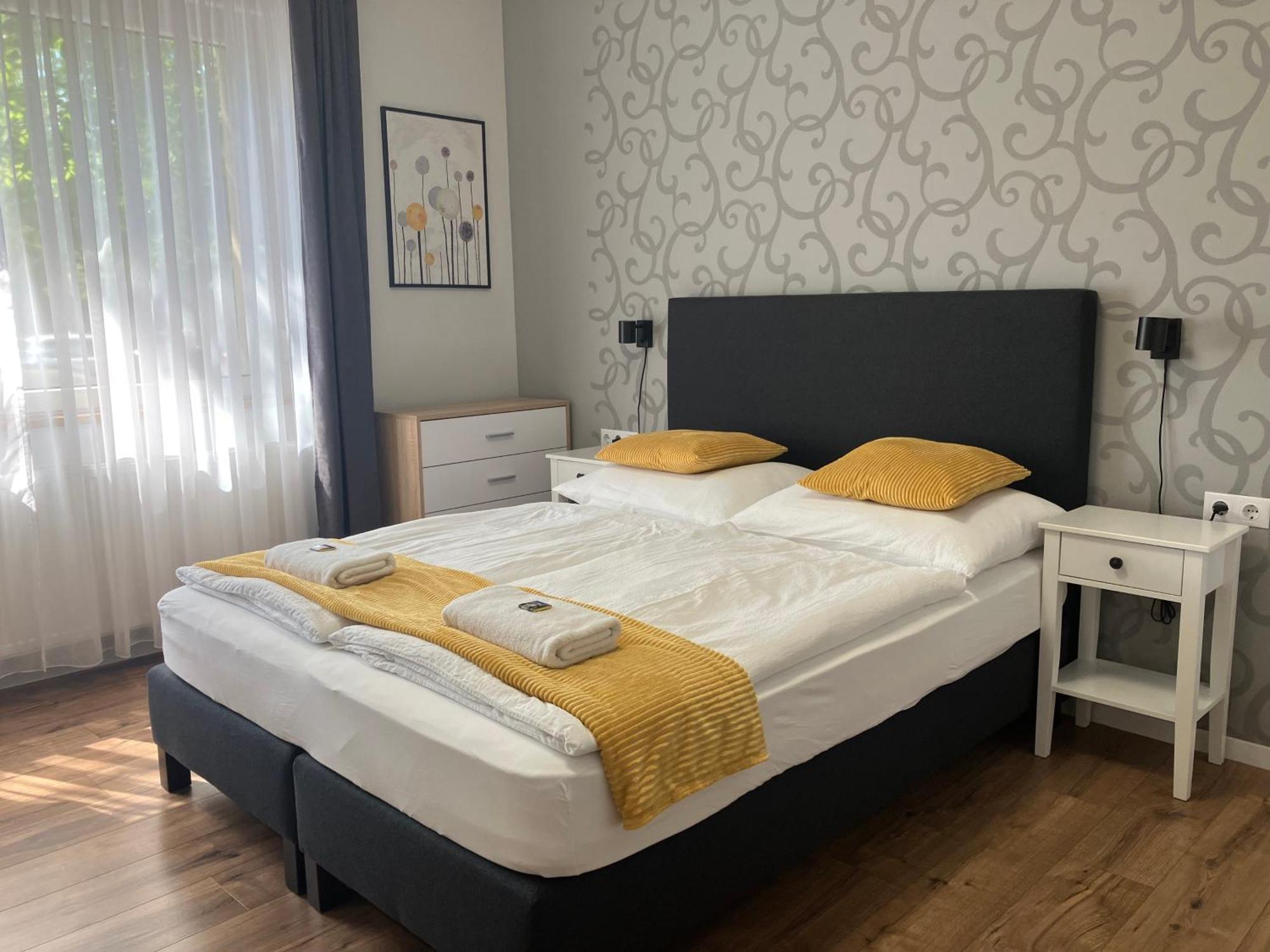 Illa Apartments 埃格尔 外观 照片