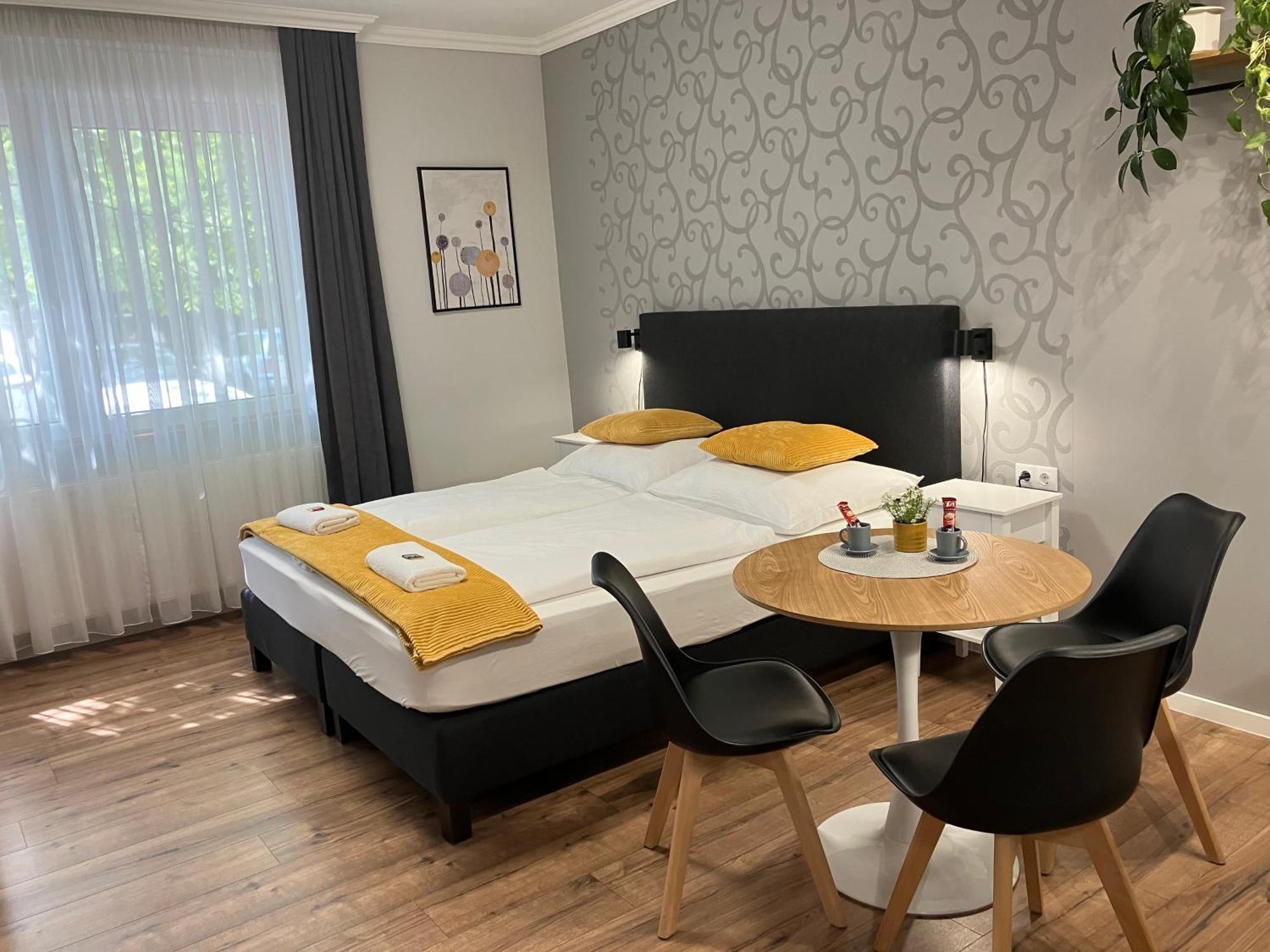 Illa Apartments 埃格尔 外观 照片