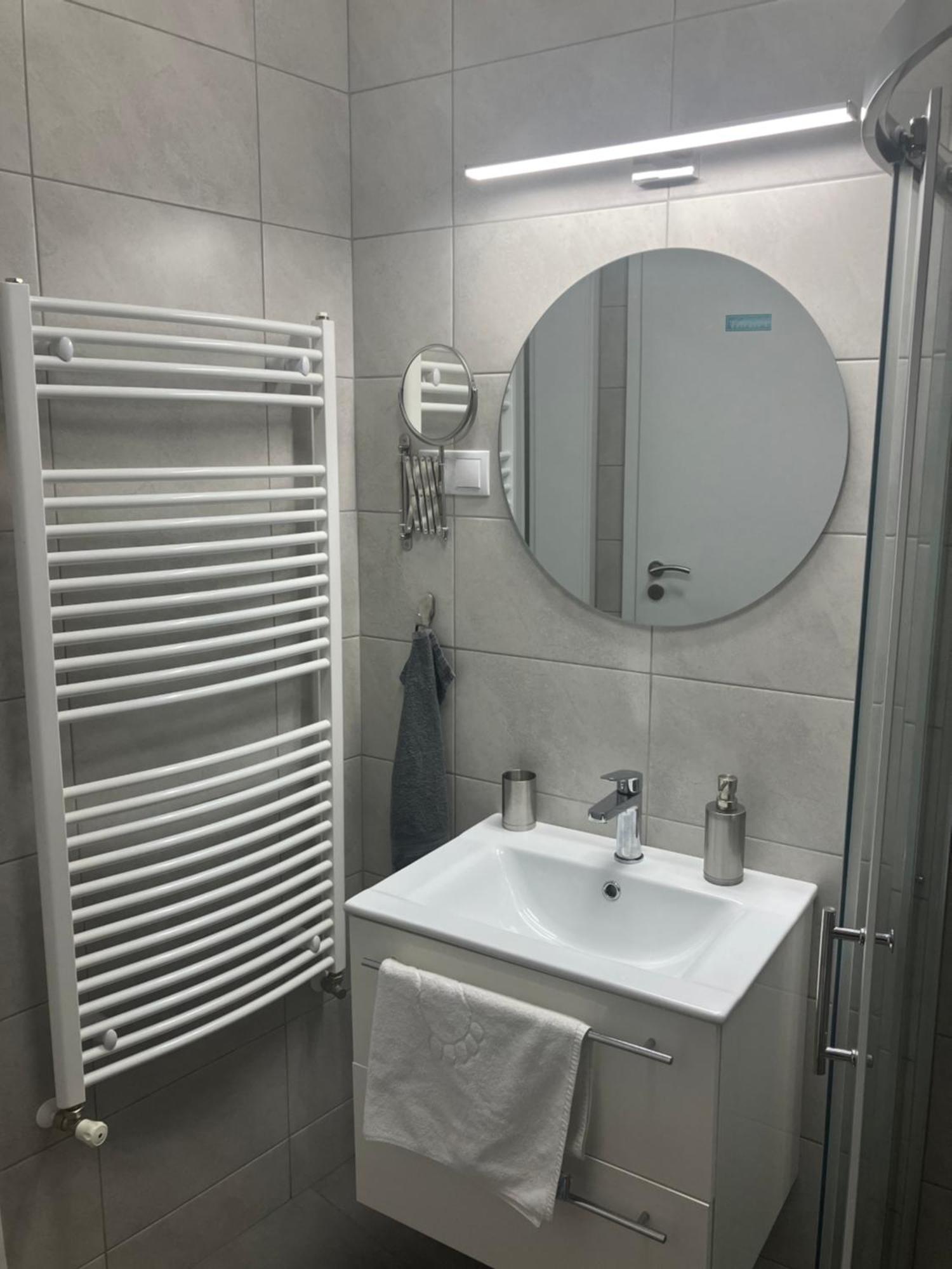 Illa Apartments 埃格尔 外观 照片