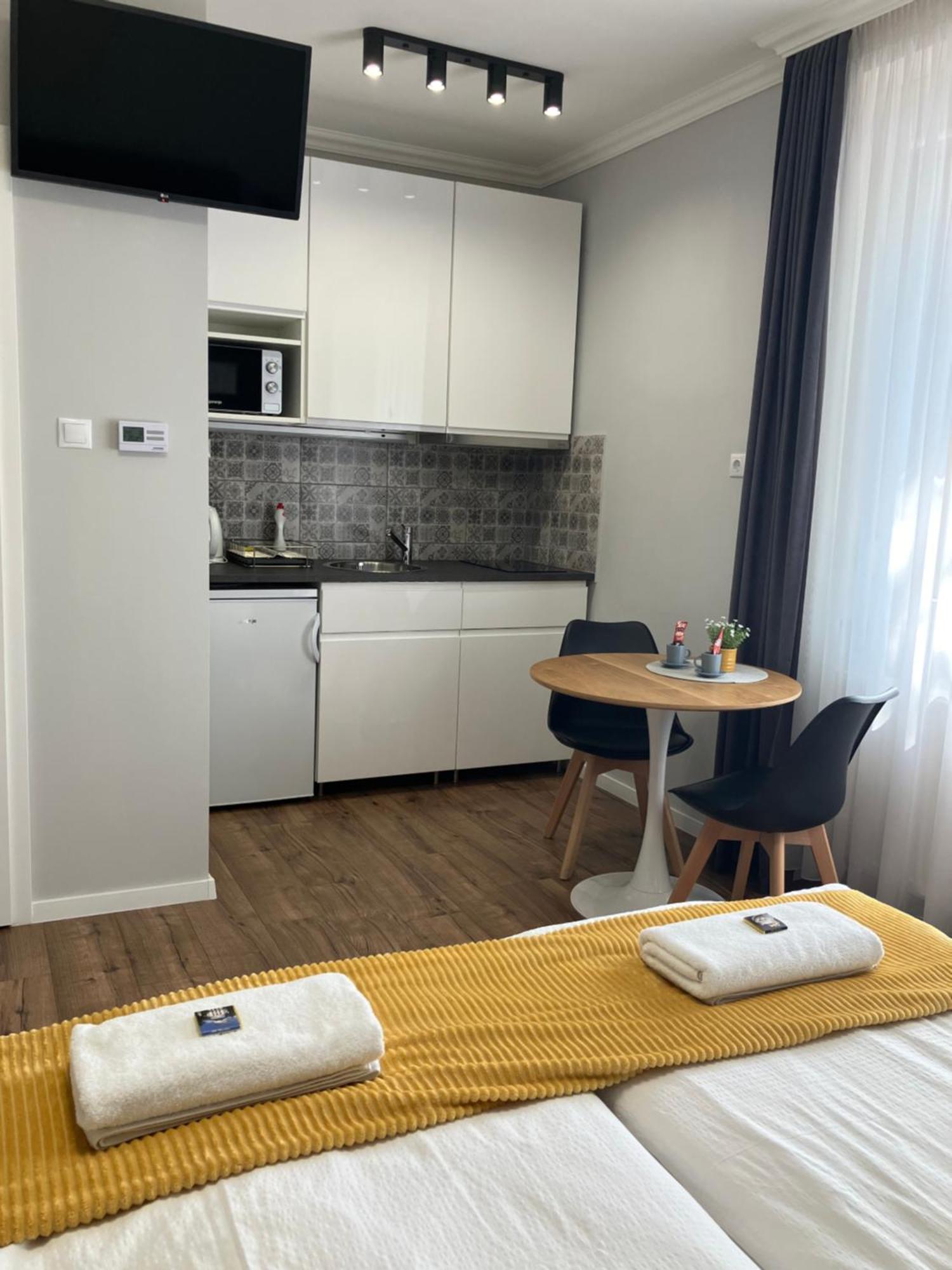 Illa Apartments 埃格尔 外观 照片
