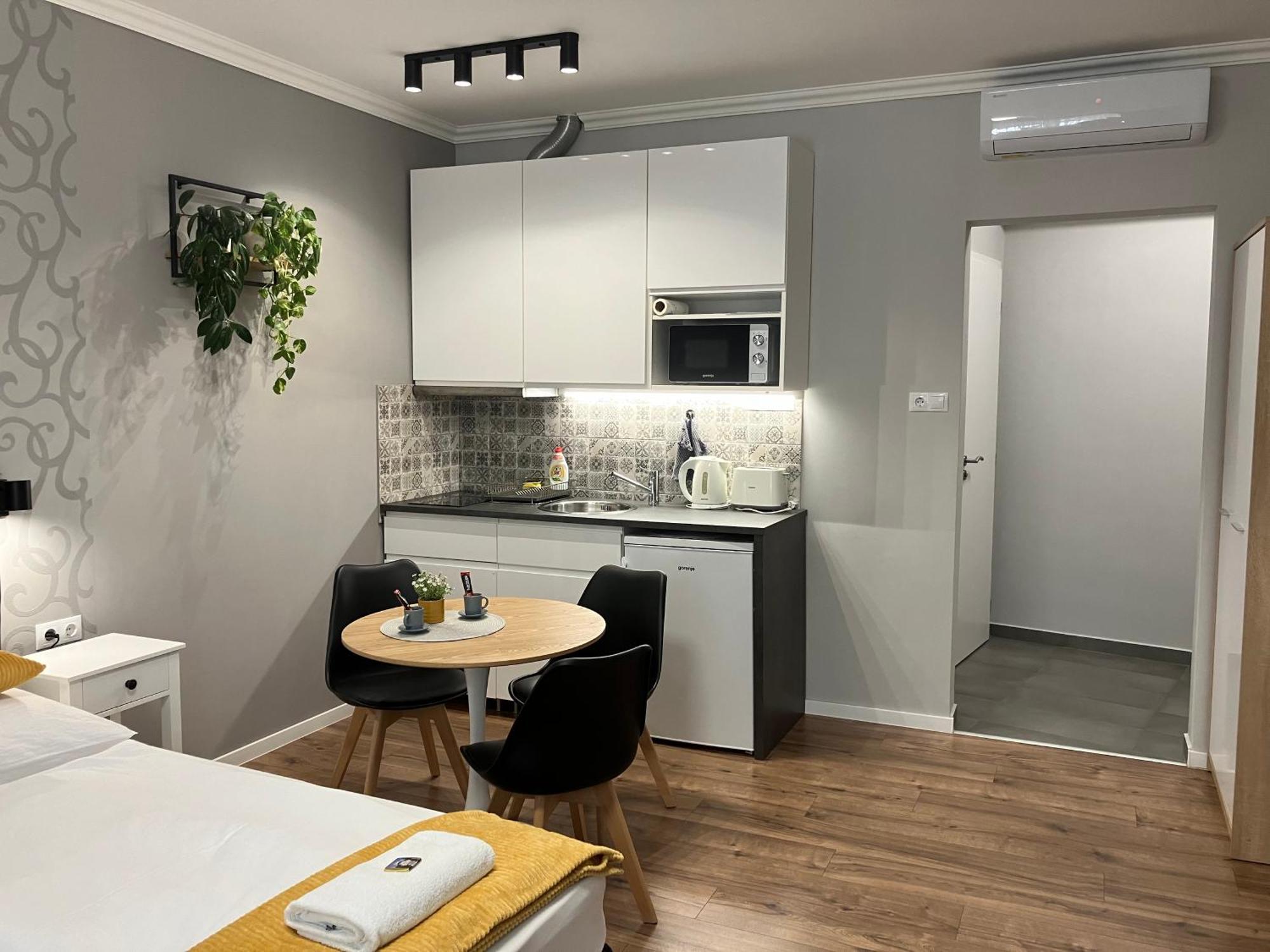 Illa Apartments 埃格尔 外观 照片