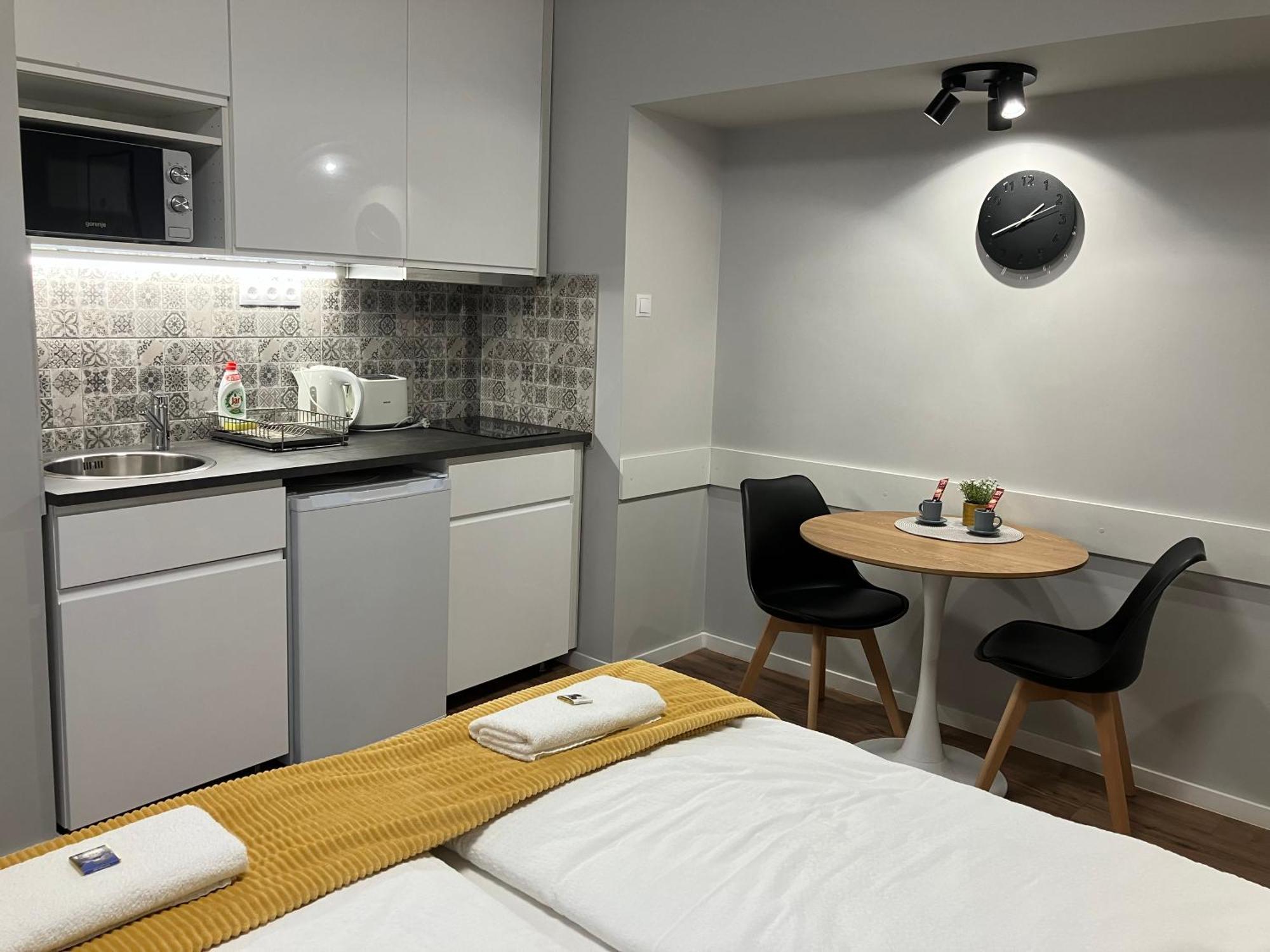 Illa Apartments 埃格尔 外观 照片