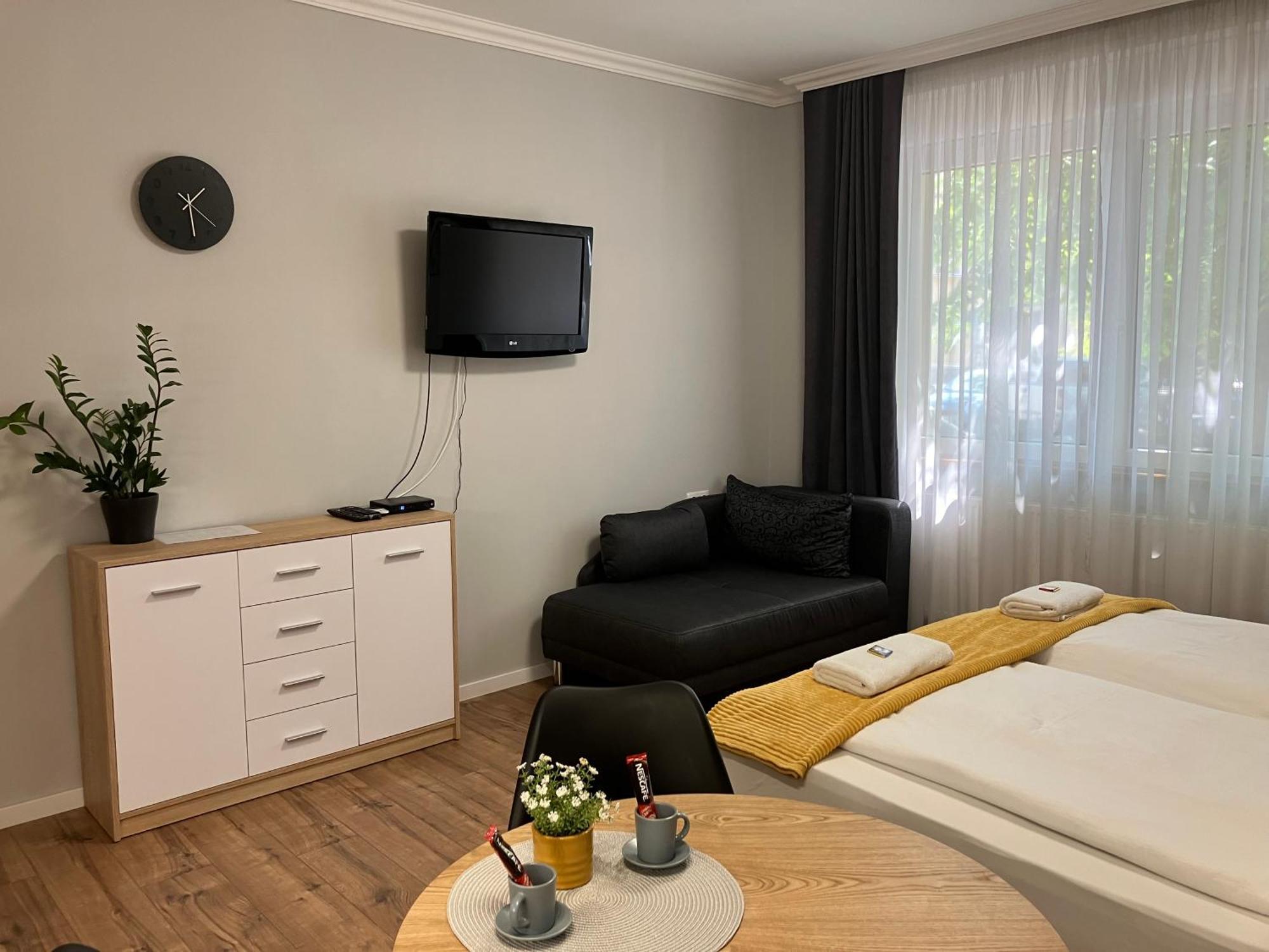 Illa Apartments 埃格尔 外观 照片