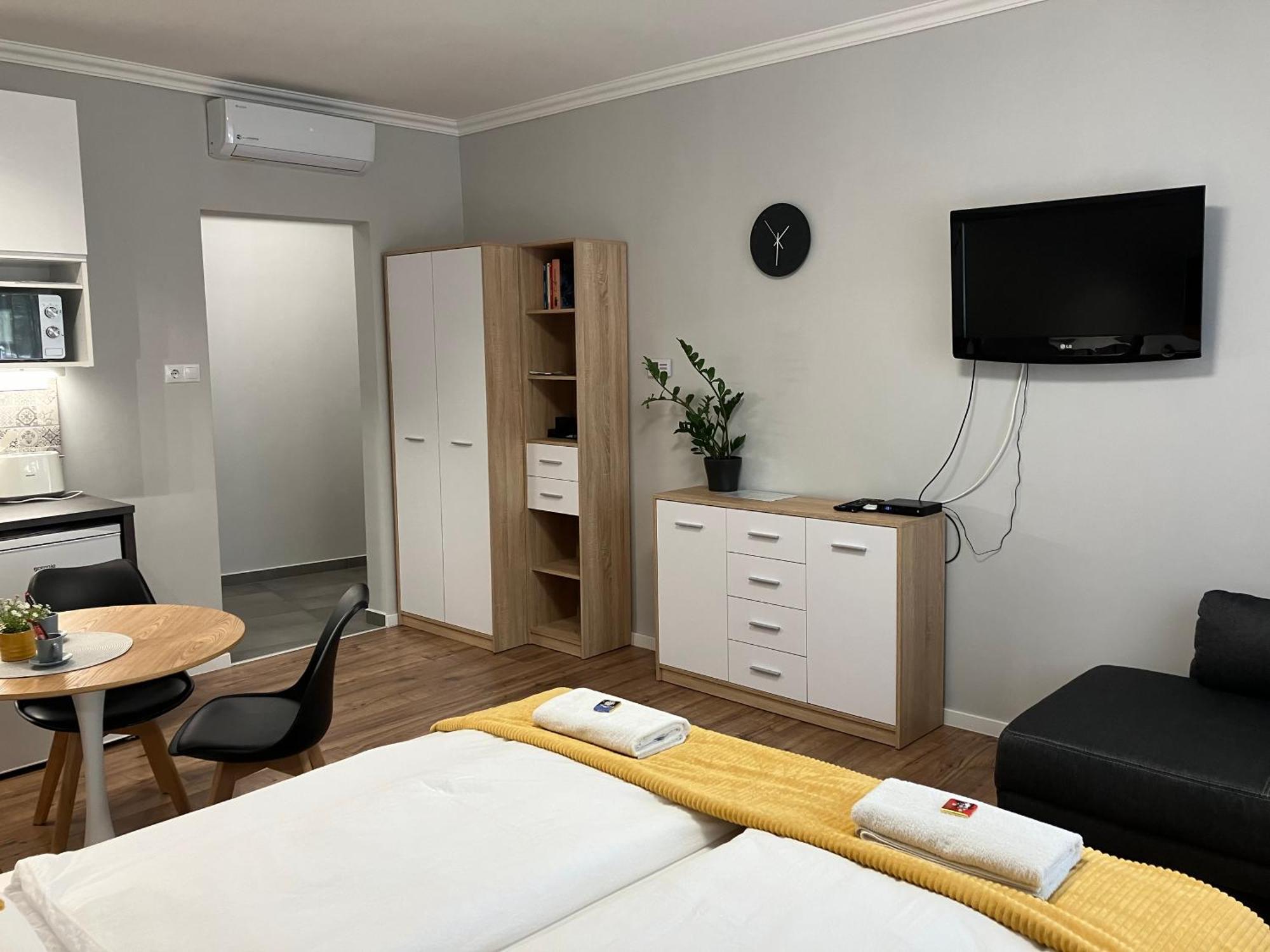 Illa Apartments 埃格尔 外观 照片
