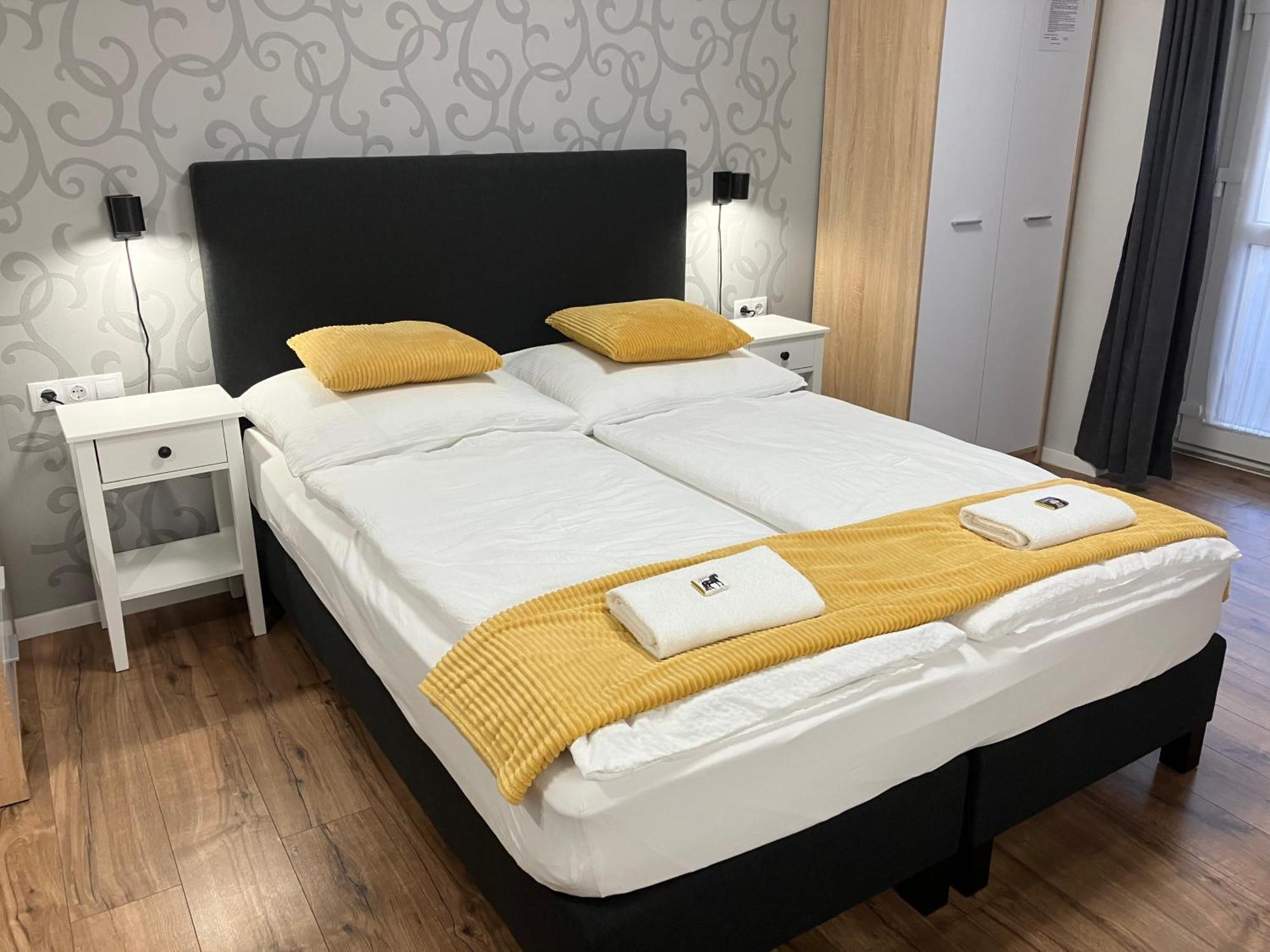 Illa Apartments 埃格尔 外观 照片