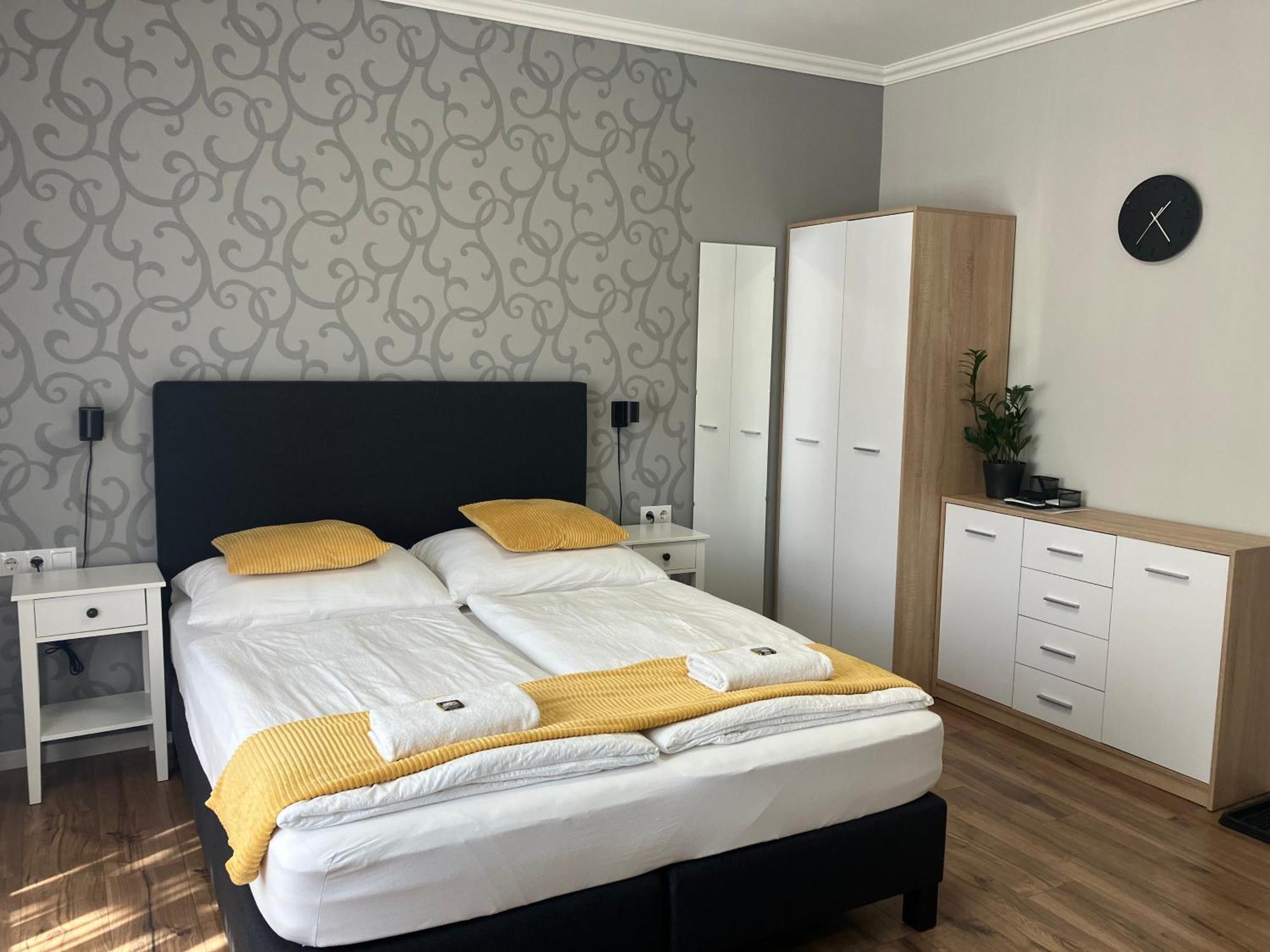 Illa Apartments 埃格尔 外观 照片