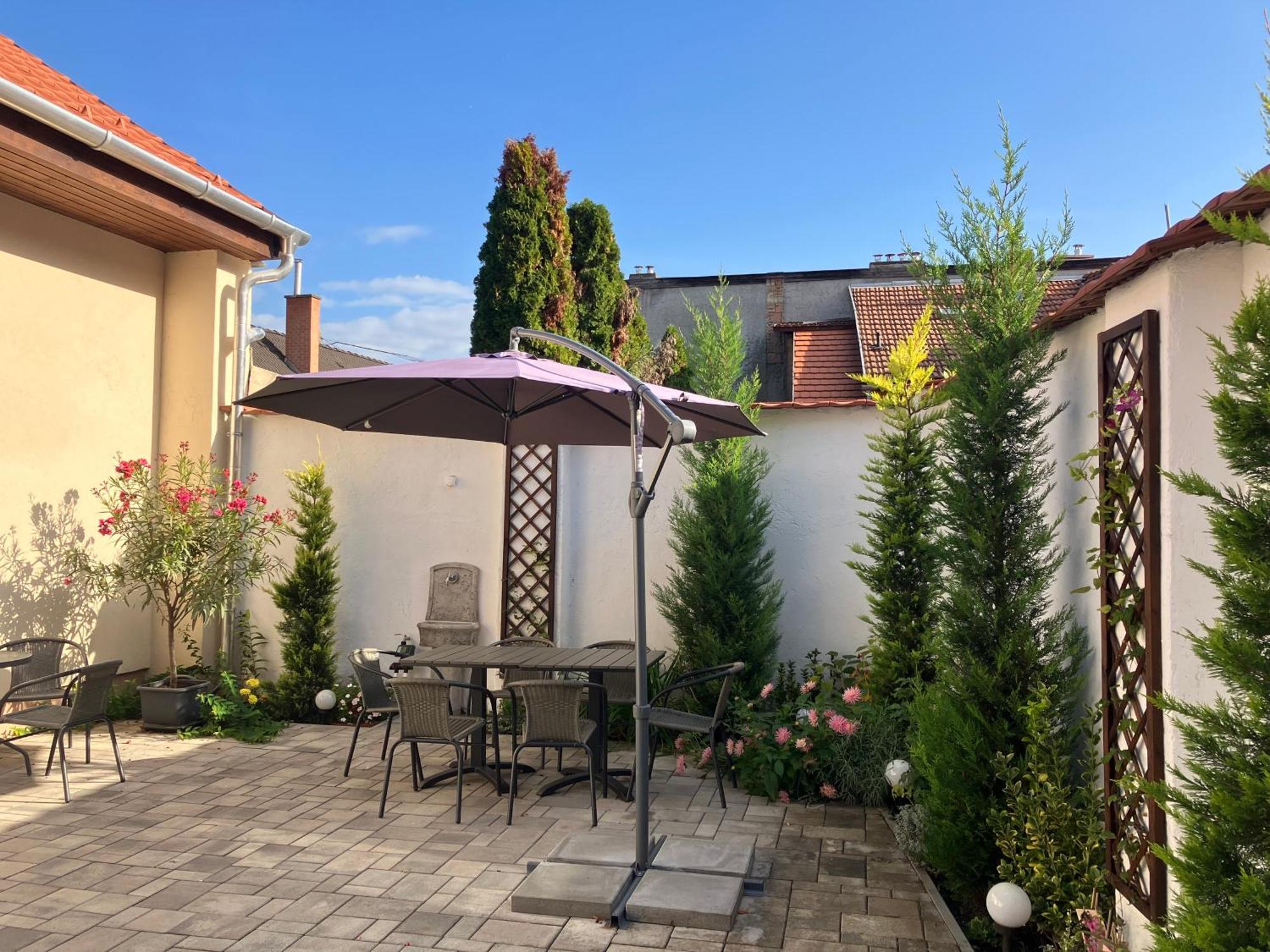 Illa Apartments 埃格尔 外观 照片